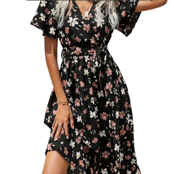 V-neck printed dress - Picture 1 of 3